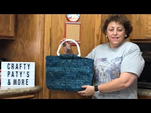 Bolsa hecha con bolsas de plastico