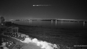 WATCH: SpaceX rocket debris puts on light show over Washington