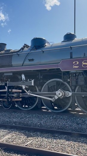 Empress: Canadian Pacific 2816 Steam Locomotive Journey