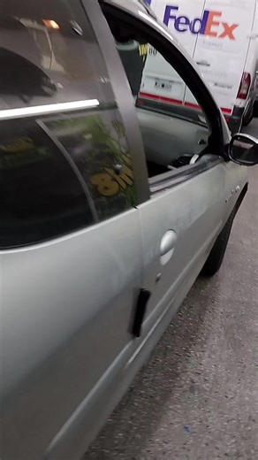 Vidrio de puerta delantero derecho para el 207. Stock permanente en cristales del automotor. #peugeot #peugeotsport #peugeot207