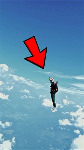 If you ever wonder about the difference between skydiving and BASE jumping... this is what happens 😱