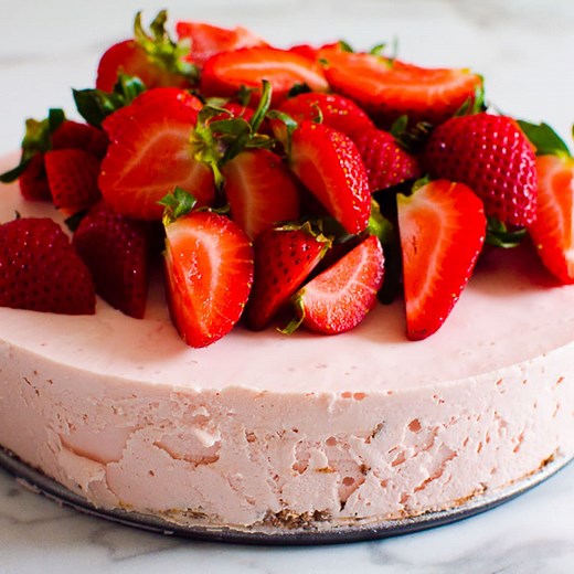 Healthy No Bake Strawberry Cheesecake - iFoodReal.com