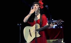 Mon Laferte: ¿qué significa la letra de “Pa’ dónde se fue” y por qué se la dedicó a su padre?
