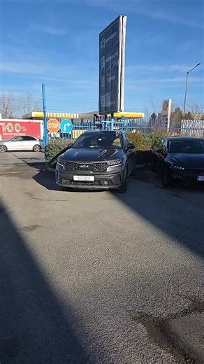 Предлагаме налични и регистрирани автомобили с гаранция, осигурен сервиз и резервни части. CarsBG 11 – изберете сигурност. www.carsbg11.com | Карс Бг