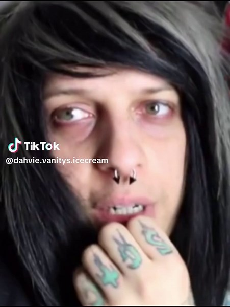 Dahvie Vanity Sin Maquillaje y Filtros