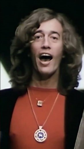 BEE GEES STAYIN' ALIVE EN ESPAÑOL 😍🎶😱