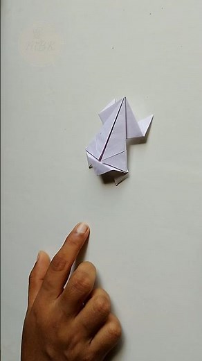 Easiest Origami Frog for Beginners 🐸 | Paper Craft #Shorts