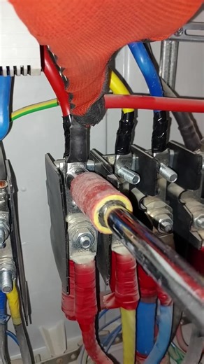 Expert Electrician Solves Electricity Issues Quickly