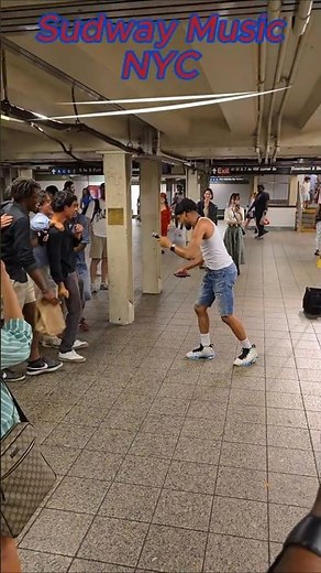 NEW YORK Subway Artist Performs AMAZING Music