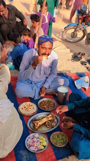 Traditional Pakistani Village Feast 🍖 | Desi Naan, Siri Paye & Pure Village Food ❤️🔥