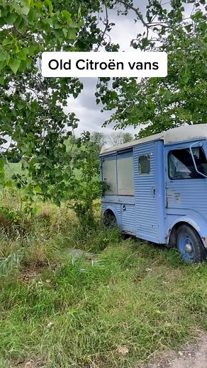 #abandoned #lostplace #verlassen #urbexfrance #urbexworld #abandonedcar #oldvans
