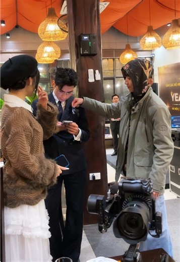 Cậu Tổng cất gì trong túi áo #fyp #xuot #skate #skateboarding #justforfun