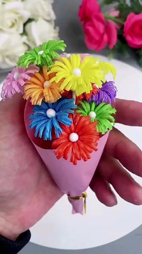DIY Paper Flower Craft Tutorial: Making Flowers with Straws