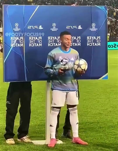 Momen Langka Mbappe 😂 | Funny Moments In Football