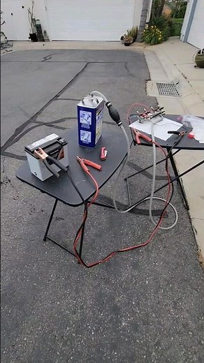 Checking injectors with help of boat manual gas pump. Suzuki gsxr 750 repair. Video 4.