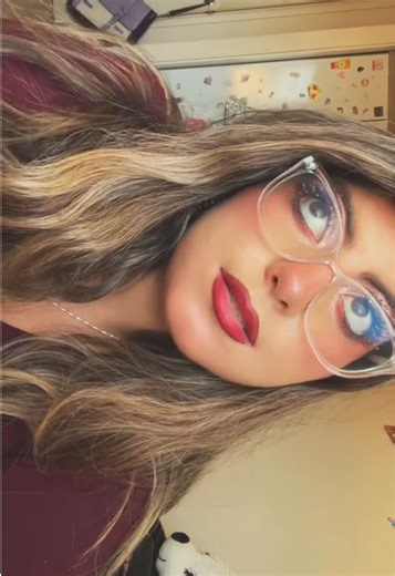 Máscara de Pestañas con Brillooos: Unlook Brillante