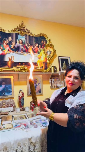 Арус Галстян on Instagram: "С РОЖДЕСТВОМ ХРИСТОВЫМ!!! Дорогие мои, пусть в этот светлый вечер в вашем доме поселятся тишина, уют и благодать. Пусть свечи горят ровно, а в сердце будет тепло от самой важной мысли: в мир пришла Любовь. Желаю, чтобы этот великий праздник подарил вам ощущение чуда, душевный покой и крепкую веру, которая, как путеводная звезда, освещает даже самые тёмные дороги. Пусть ангел-хранитель оберегает ваш дом, а в семье царят согласие, здоровье и бесконечная нежность друг к