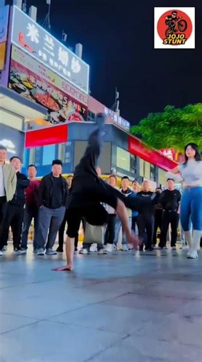 “Master of Street Stunts Shows Insane Roll Move!”