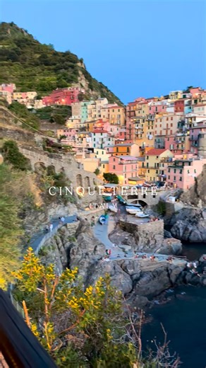 This peaceful paradise is Cinque Terre in Italy 🇮🇹 The water is translucent, people swim, drink coffee and enjoy the dolce vita ⛵️ 📍Riomaggiore & Manarola, Cinque Terre, Liguria, Italy #vernazza #cinqueterre #riomaggiore #manarola #italia italie italy liguria ladolcevita shotoniphone | Butnomatter.theroadislife