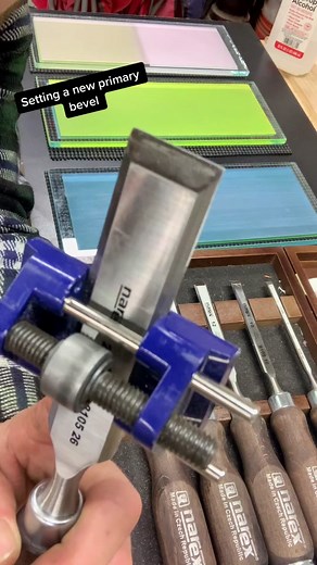 Scary sharp results in a matter of minutes! 😱 #woodworking #woodtok #chisel #sharp #lappingfilm #scarysharp #3M #mirror #oddlysatisfying #fyp #fypシ