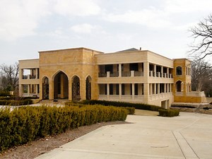 Villa Taj Mansion in Burr Ridge Finally Sold for $3.1 Million