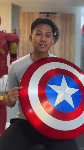Such a gorgeous shield 🤩 this is Disney’s official full metal Captain America Shield! @Marvel Studios @Disney @Disney Parks #marvel #mcu #disney #captainamerica