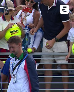 😥 Quand un pauvre enfant se fait voler la casquette offerte par Majchrzak ! 😡 | Eurosport France