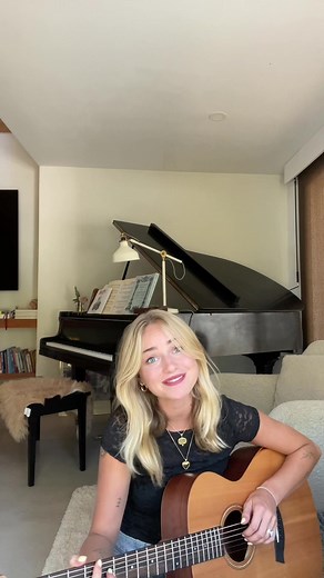Claire Rosinkranz 'Don't Miss Me' Acoustic Performance at Hollister