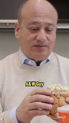 Fast food chains have been parodying the McDonald’s CEO’s viral taste test 🍔 #mcdonalds #fastfood #burger