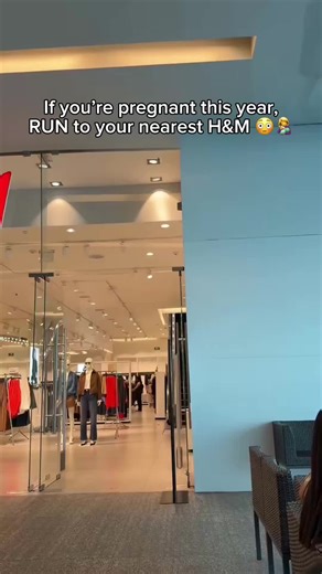 Essential Baby Bag Items for New Moms