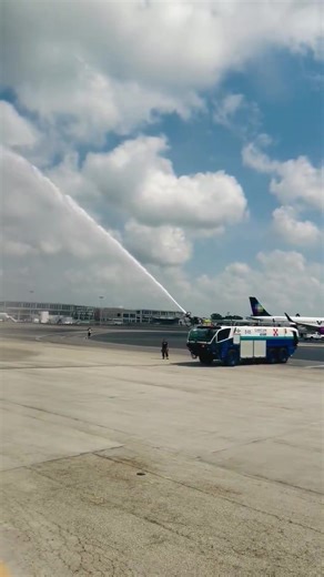 After flying Canadians for almost 20 years, last Sunwing flight from Cancun to Toronto before they were rebranded as WestJet. After two years in the merger process, Sunwing Airlines flew its final commercial flight on Thursday after it officially completed its integration with WestJet. WestJet has now integrated all jet aircraft under a single Air Operator Certificate, including 16 former Swoop aircraft, another nine former Lynx Air planes, and now 18 more from Sunwing Airlines. 🎥Aswini Annadat