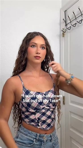 ♡Marley Arnold♡ on Instagram: "This hair hack is a game changer💫…#curlyhair #tutorial #curlyhairstyles #curlytutorial #hairtutorial #hairtutorialvideo #explore #hairgoals"
