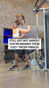 STILL GOT BAT WINGS? YOU’RE MISSING THESE 3 KEY TRICEP ANGLES Still got arm jiggle even after workouts? Here’s the truth: most routines miss one or more of the tricep heads. That’s why nothing changes. Here’s how to target all 3 heads of your tricep the right way—with gym and dumbbell-only alternatives: 💪🏾 Overhead Cable Rope Tricep Extension → Dumbbell Overhead Tricep Extension (2 arms) 💪🏾 Straight Bar Pushdown (Pronated Grip) → Bent-Over Supinated Dumbbell Kickbacks 💪🏾 Single Arm Cable T