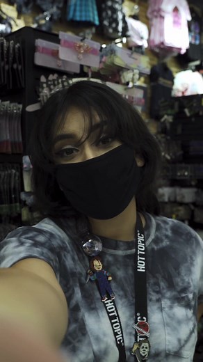 Tag yourself, which store team member are you? 🧐 #hottopic #passthephonechallenge #passingthephone #passthephone