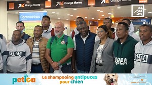FOOTBALL – Des Barea presque au complet au Ghana à deux jours du premier match de qualification pour la CAN 2023 A quelques joueurs près, les Barea de Madagascar sont quasi-complets pour entamer leur deuxième jour de préparation en terre ghanéenne en vue de la première journée de qualification à la Coupe d’Afrique des Nations 2023 contre le Ghana mercredi. Le coach Nicolas Dupuis évoque des joueurs motivés malgré la multiplication des forfaits, ces derniers jours. | 2424.mg