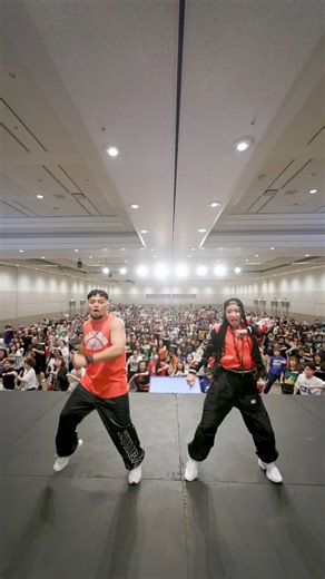 #TheWorldCanWait when we're dancing with over 400 @zumba fans in Japan 🇯🇵👏🏻 🎶: “Boom Body” by @direalshaggy @akon @aidonia4thgenna 📸: @princepaltuob @zumbarisa_zj | Zumba Fitness