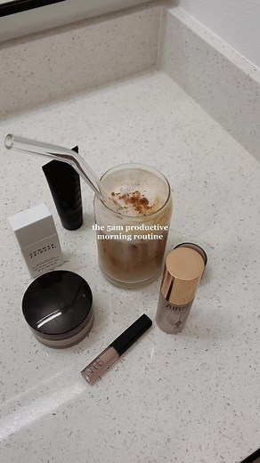 the only reason I got this much done was because I was filming it😴🤌🏼 #productivemorningroutine #workfromhomeroutine #5ammorningroutine