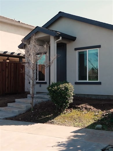 Let's keep touring TINY HOUSE! ADU! #housemodu #tinyhome #resorts #airbnb #LVL #tinyhouse #mobilehouse #prefabhouse #modular #modularhomes #popuphouse #australia #ADU #grannyflat #homedecor #home #housetours #independentliving #parkhomes #decor