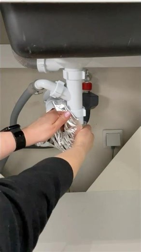 Wrap Your Pipes With Aluminum Foil! #KitchenHack #DIY