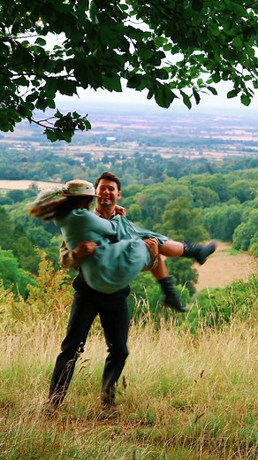 Who else misses summer? @ilikeyourbones #vintage #couple #cottagecore #sierraferrell #indreams #partner
