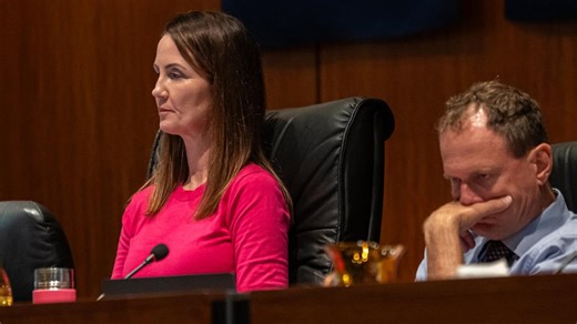 Qld mayor shuts down press conference