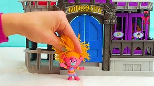 LOL Surprise Dolls in Bergen Chef Jail! Trolls, My Little Pony & Moana Help Sugar Queen & Others!