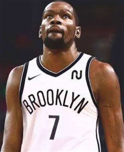Kevin Durant Hesi Pull-Up: The Most Unguardable NBA Move