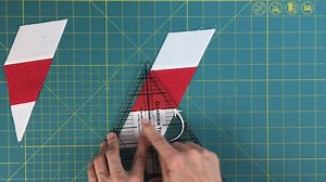 I know stars are popular blocks so here you have 2 tutorials to make stars using quite different techniques. Get the full tutorial: https://mypatchwork.wordpress.com/2018/08/05/2-star-quilt-blocks-video-tutorial | TeresaDownUnder