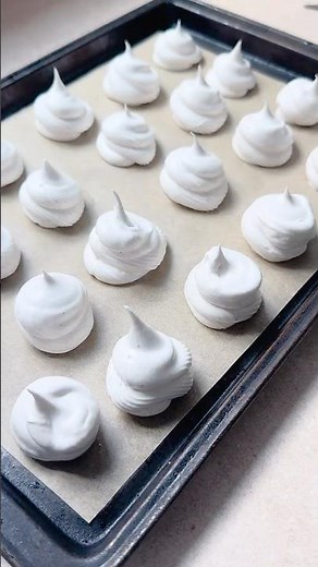 Christmas Spiced Meringue Cookies 🎄