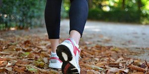 These 4 Walking Workouts Blast Calories in 10 Minutes or Less