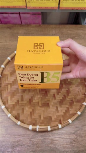 Chất kem B5 dưỡng trắng giữ ẩm làm mịn da - review ngắn