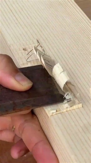 Clever Woodworking Trick For Clean Door Hinge Recess Cuts