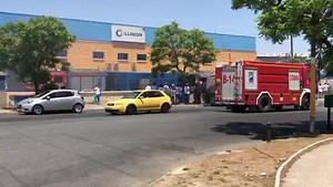 7.4K views · 40 reactions | #Ultimahora #Malaga Desalojan preventivamente una lavandería por aviso de incendio en la calle Concepcion Arenal, en el Polígono Guadhalorce. Efectivos de bomberos trabajan en el lugar. Nos manda las imágenes a nuestro whssatapp nuestro reportero Alvaro Mate | El Caso Málaga | Facebook