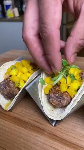 Easy Crispy Tofu Tacos?!!!🌮🔪